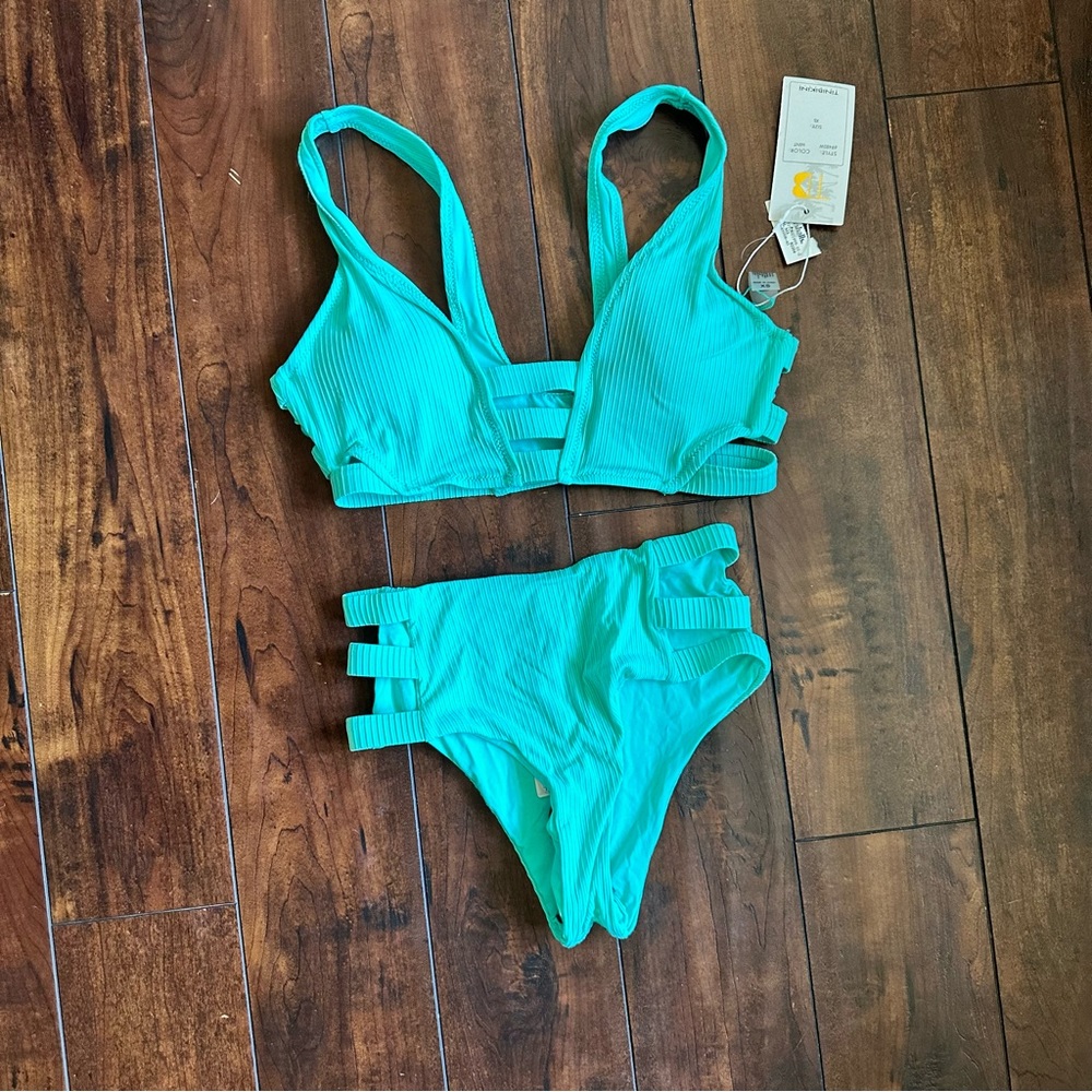 Tiki Bikini in Mint XS